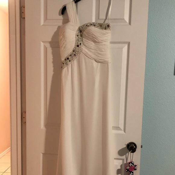 Dresses & Skirts - Long, white formal dress w one shoulder strap